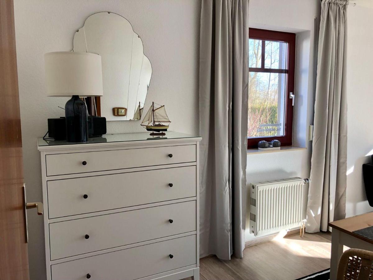Ferienwohnung-Klaus-Stoertebeker-Mit-Sonnenterrasse-Garten-Zwischen-Strand-Wald-Und-Wiese Gustow (Vorpommern-Rugen) Exterior foto