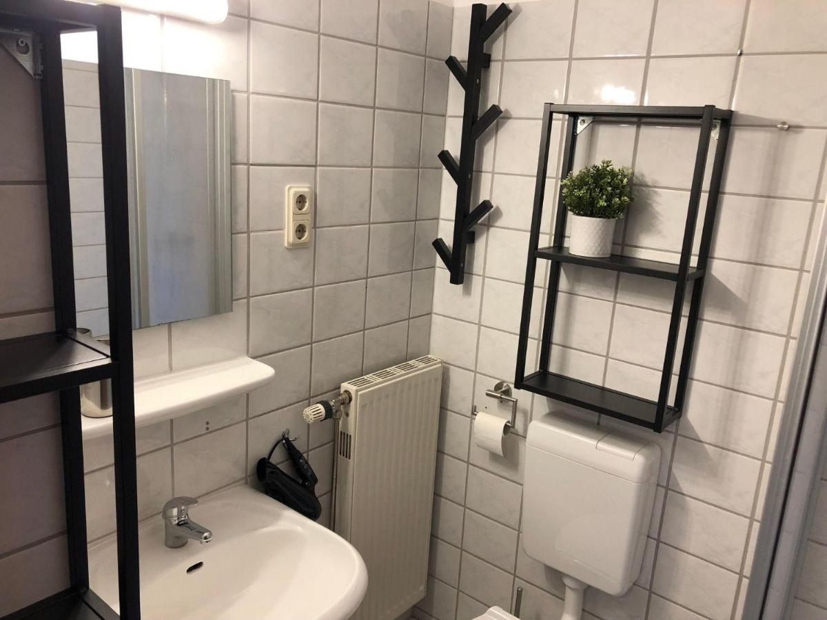 Ferienwohnung-Klaus-Stoertebeker-Mit-Sonnenterrasse-Garten-Zwischen-Strand-Wald-Und-Wiese Gustow (Vorpommern-Rugen) Exterior foto